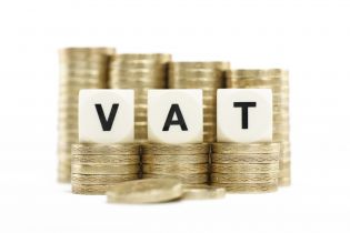 Czy odszkodowanie otrzymane przez województwo z tytułu przekazania nieruchomości podlega VAT