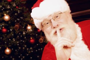 Świadczenia świąteczne: bony, karty podarunkowe, prezenty na święta z ZFŚS – praktyczne wskazówki